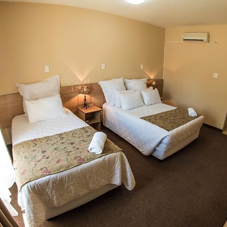 Airport Hotel Kimberley Exteriér fotografie