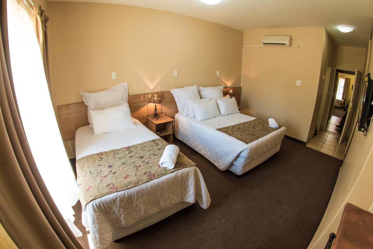Airport Hotel Kimberley Exteriér fotografie