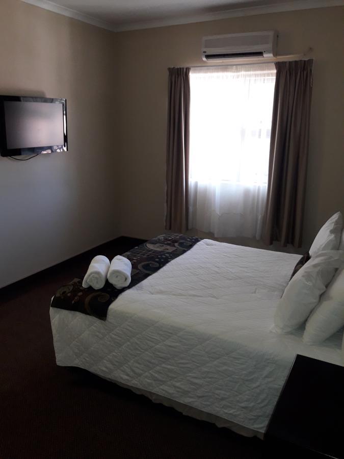 Airport Hotel Kimberley Exteriér fotografie